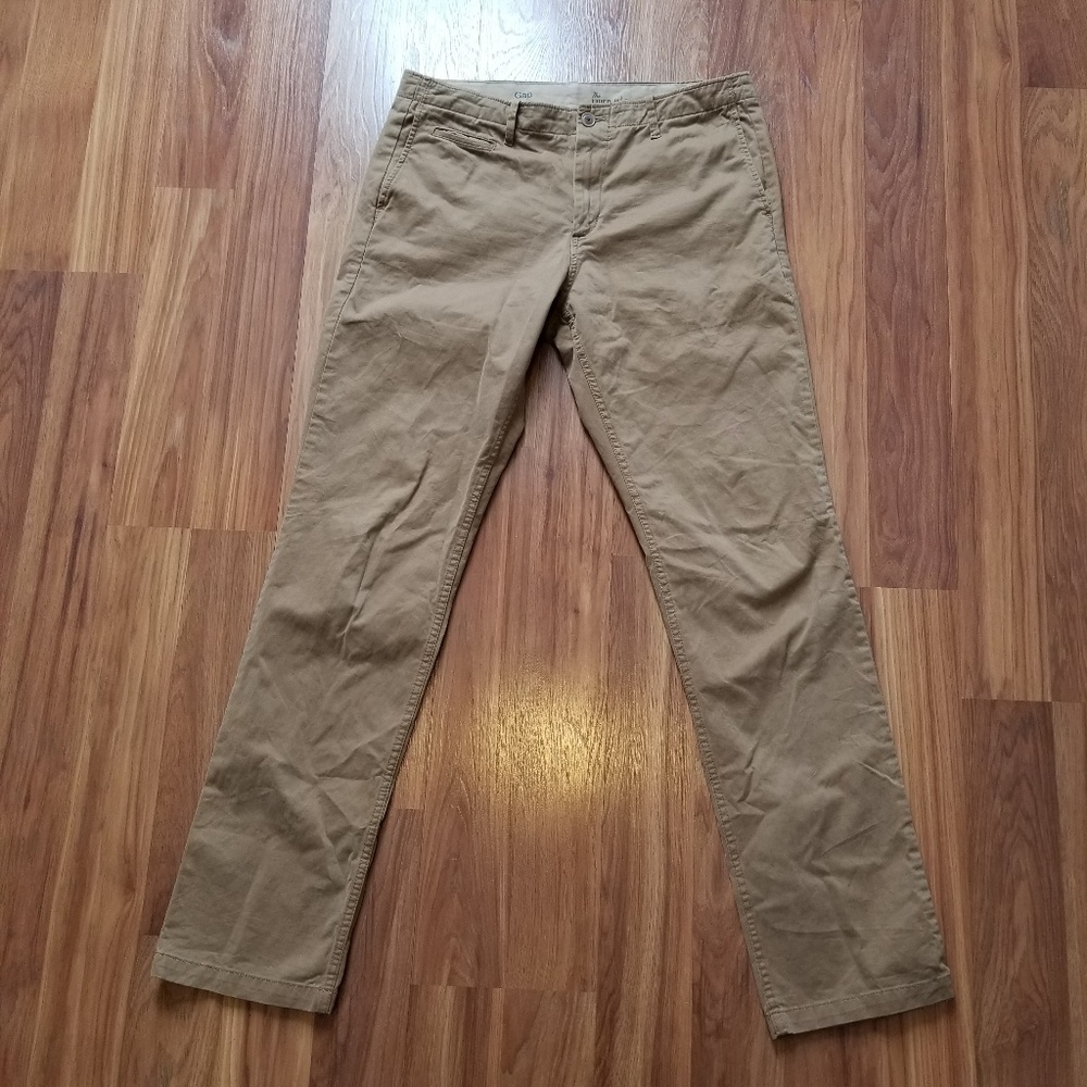 GAP Lived-in Slim Khaki Pants